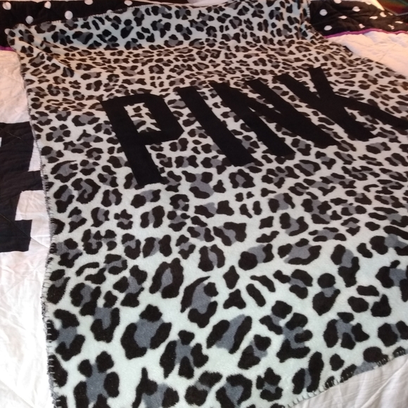 Mint Cheetah Print Stadium Blanket